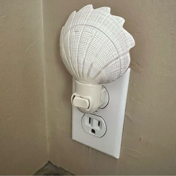 Shell Night Light - Orange Glow - Picture 5 of 5